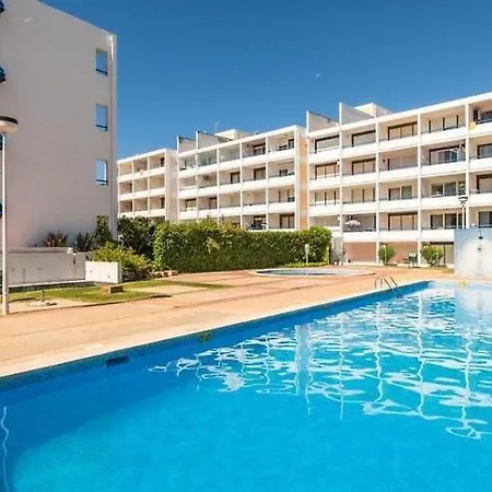 Tac - Comfy & Bright Apartment Quarteira